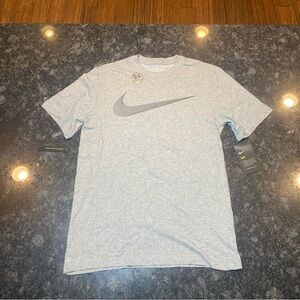 Nike Standard Fit Signature Checkmark Dri -Fit Logo Short Sleeve T-Shirt Size S